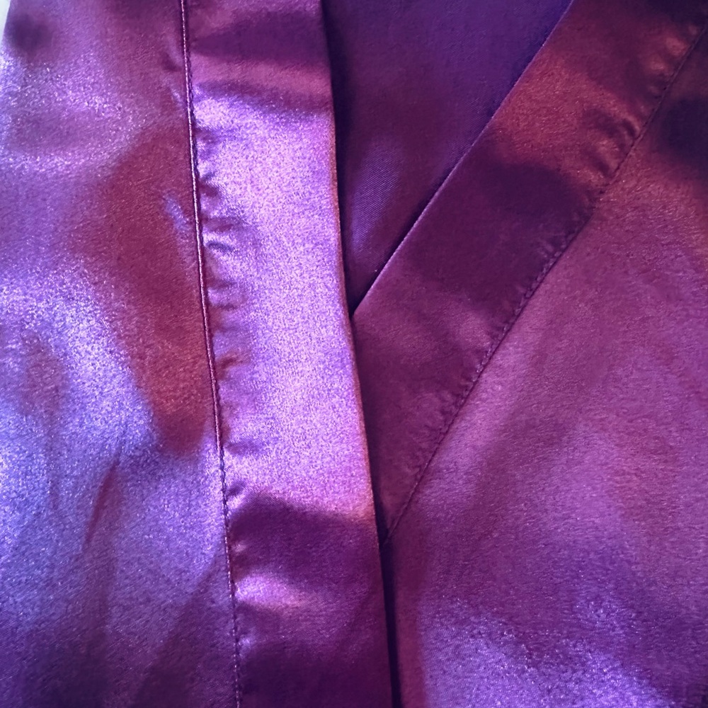 NEW Macy’s Satin Robe - Picture 4 of 6